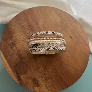 magnetic multi layered bracelet - silver/gold